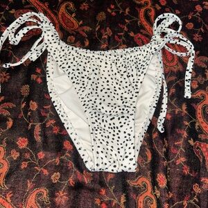 Polka dots bikini bottom